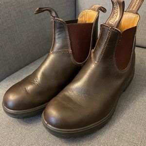 Blundstone Chelsea boots size 7  (brown leather)